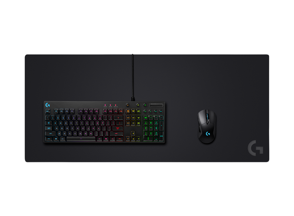 Logitech G840 Mousepad with peripherals